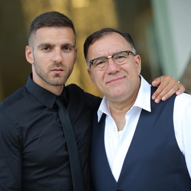 foto profilo MARCO ROTELLA, OLTRE AD ESSERE UN BRAVO COACH, è SOPRATUTTO UN BRAV UOMO, UMILE E ALTRUISTA. Ho avuto modo di conoscere Marco due anni fa, i suoi insegnamenti sono stati messi in pratica alla lettera, e ne ho tratto grandi benefici. Lo reputo come, IL COACH CHE TUTTI DOVREBBERO CONSULTARE. Le sue competenze tecniche non sono alla mia portata di qualifica, non sarei abbastanza esaustivo. Marco sa ben essere una guida finanziaria ed emozionale. CONSIGLIATISSIMO.