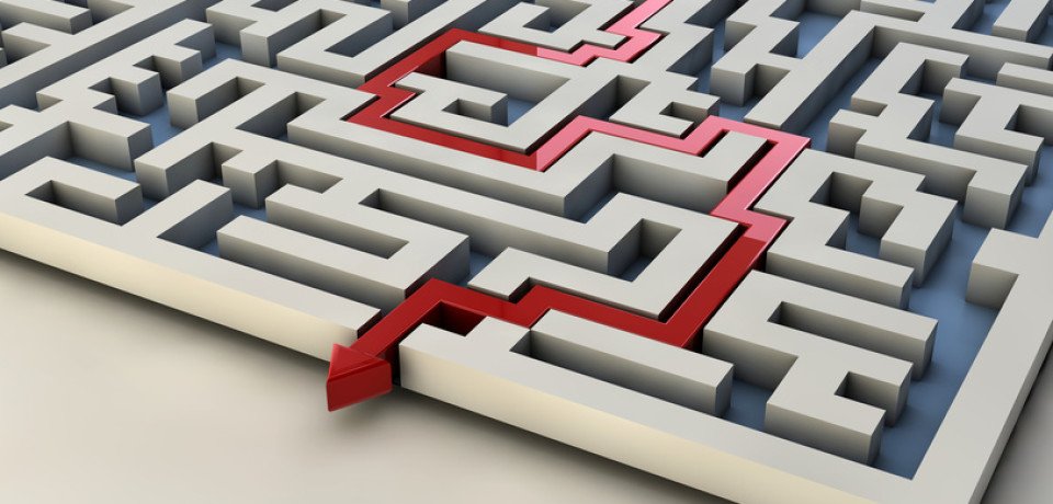 labirinto con evidenziata la strada giusta, parafrasi del giusto percorso di vita